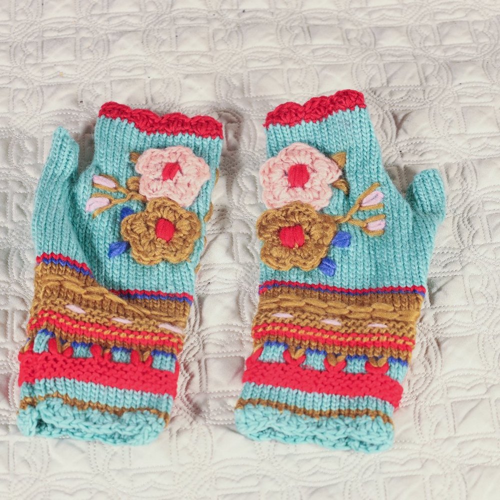 NWT - Floral knit fingerless gloves - O/S